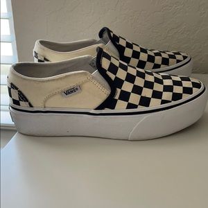 Vans Platform Slip On’s 🏁